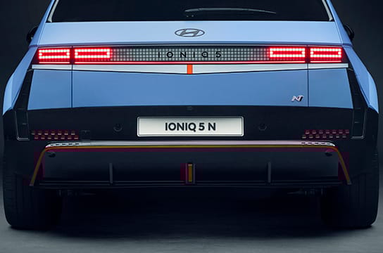 สปอยเลอร์หลังดีไซน์สปอร์ตเฉพาะรุ่น N